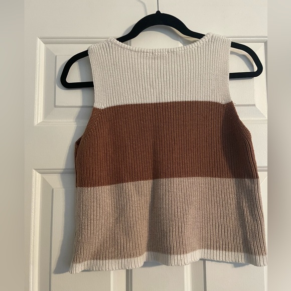 Color Block Sweater Tank - Picture 3 of 3